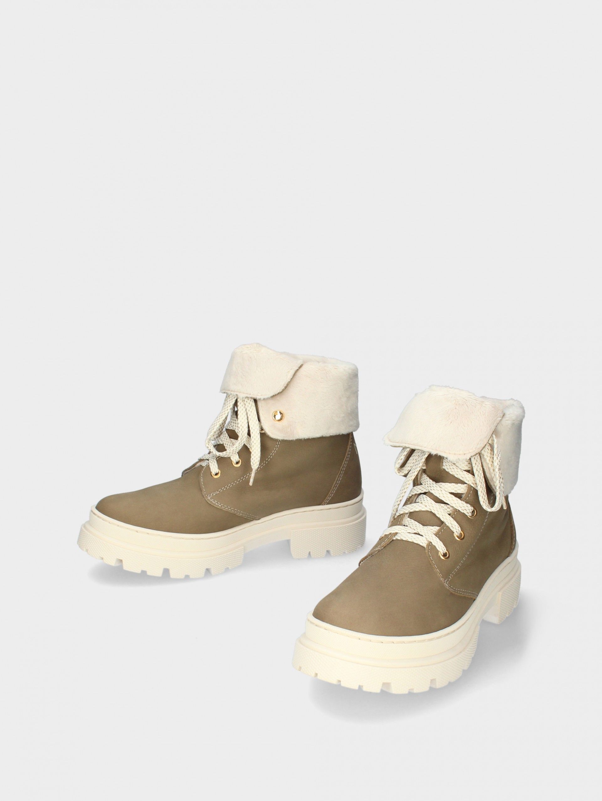 Bota  com Atacadores Nadia 01