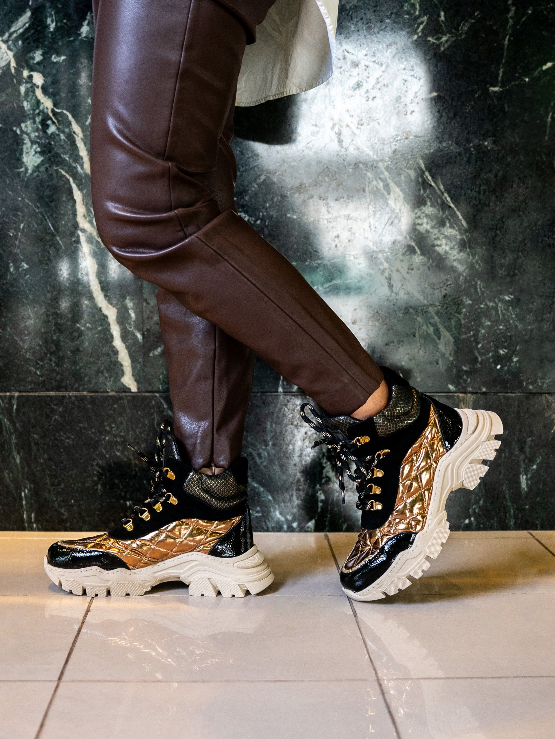 Sapatilha  High Top Stella 15