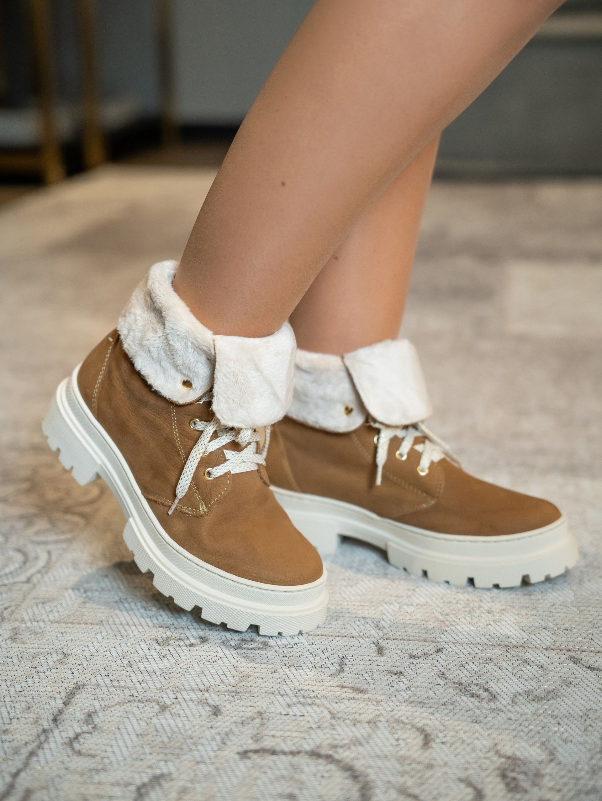 Boot with Laces Nadia 01