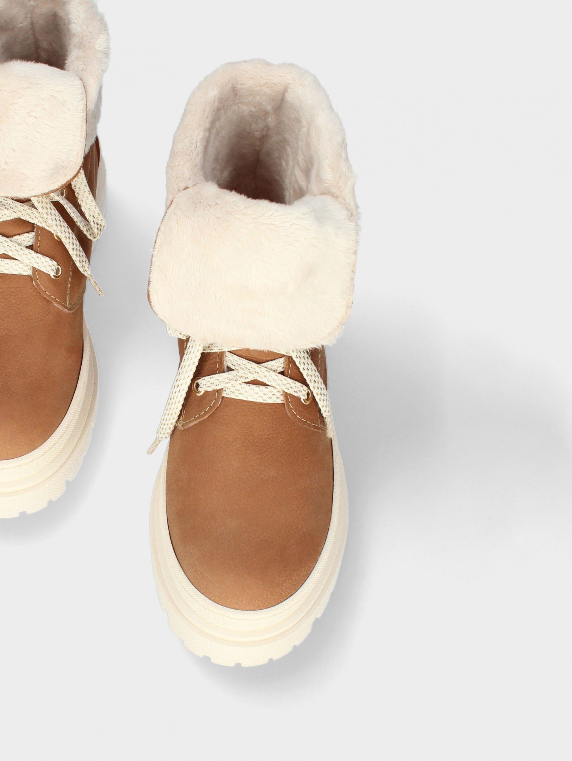 Boot with Laces Nadia 01