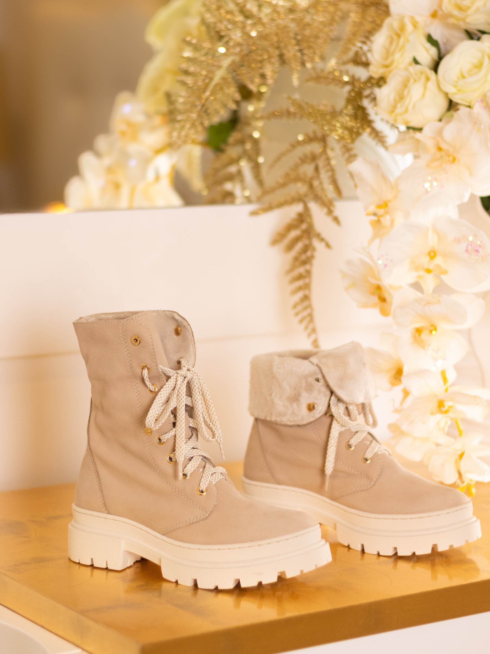 Bota  com Atacadores Nadia 01