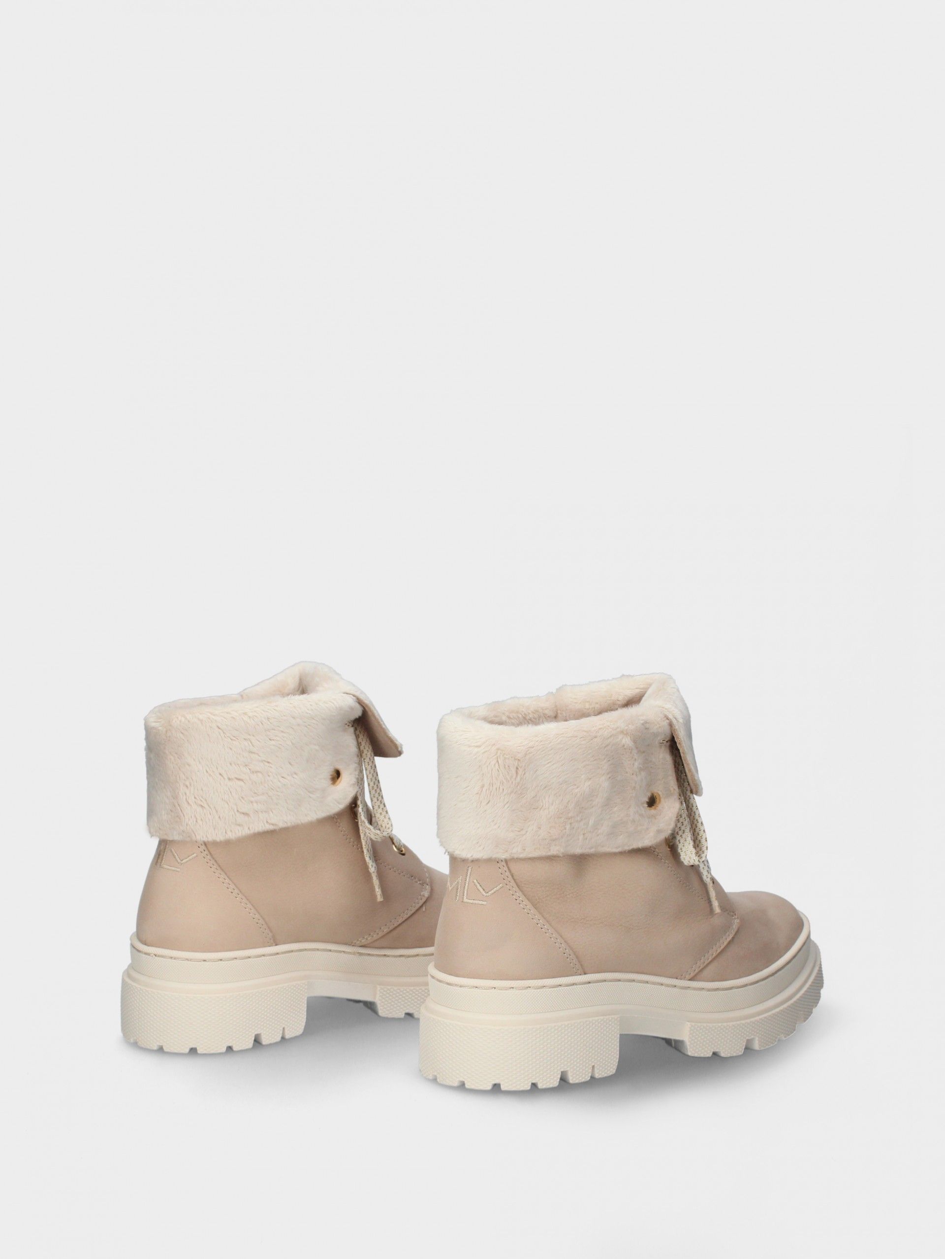 Bota  com Atacadores Nadia 01