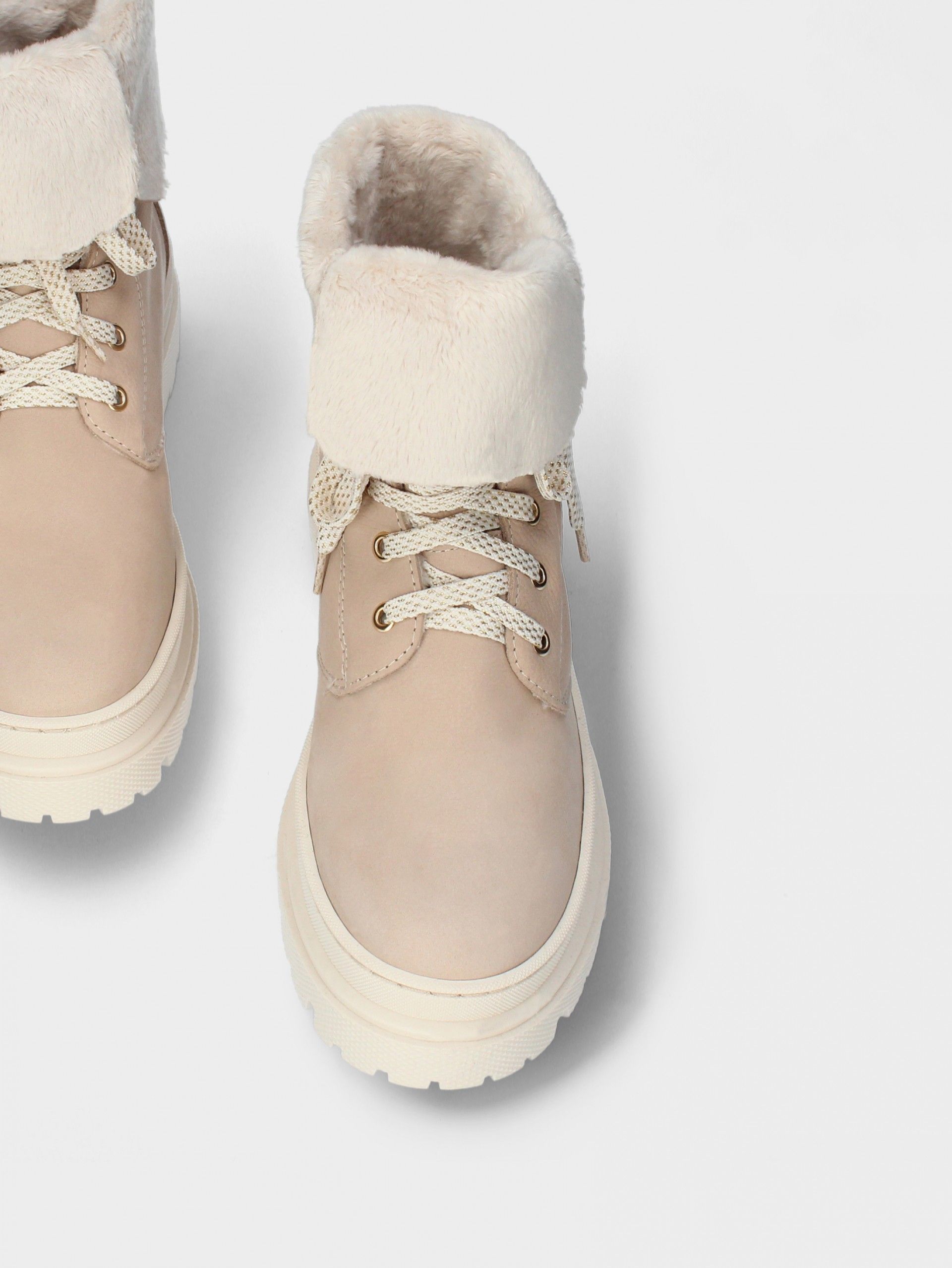 Bota  com Atacadores Nadia 01