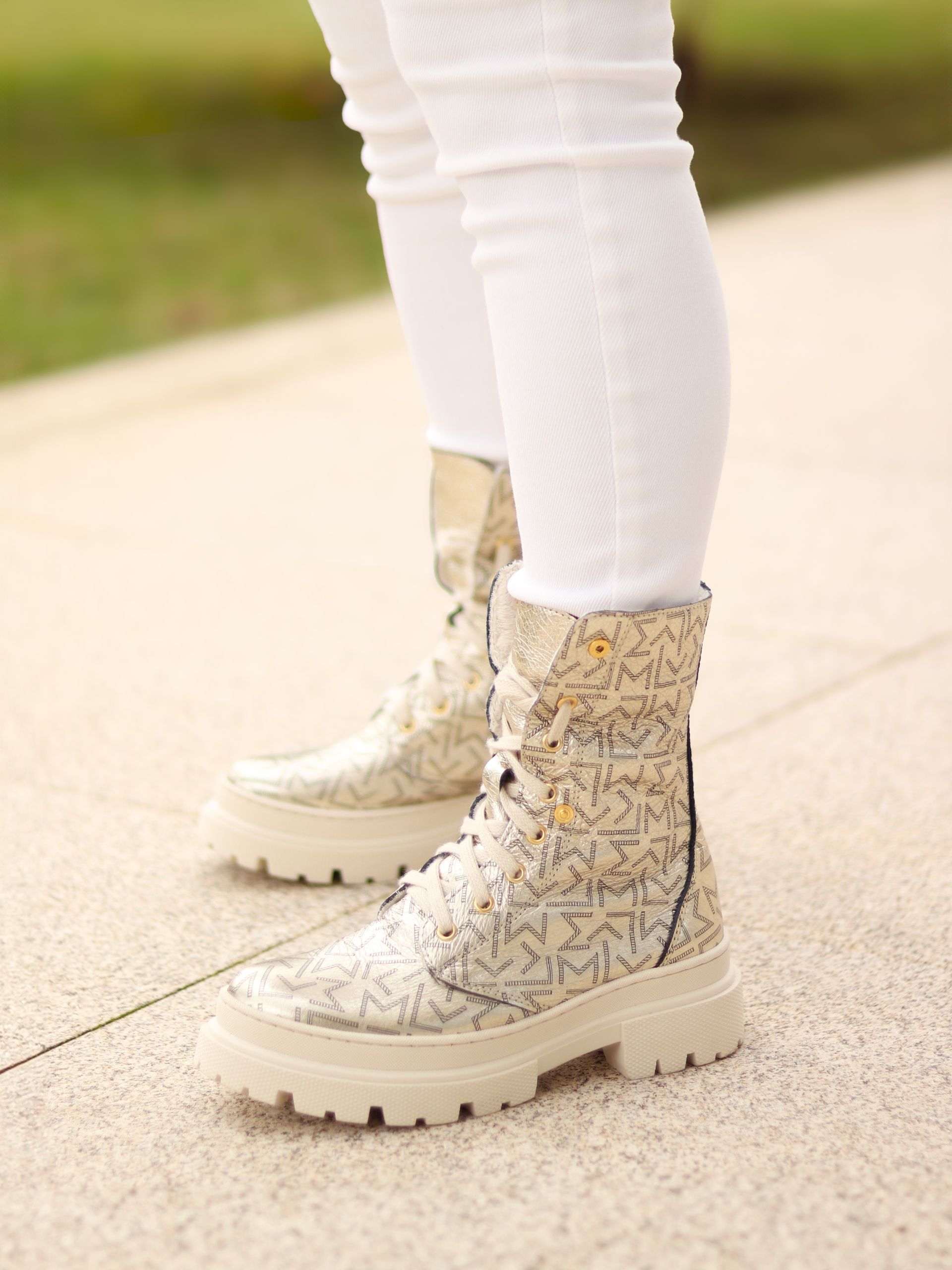 Bota  com Atacadores Nadia 02