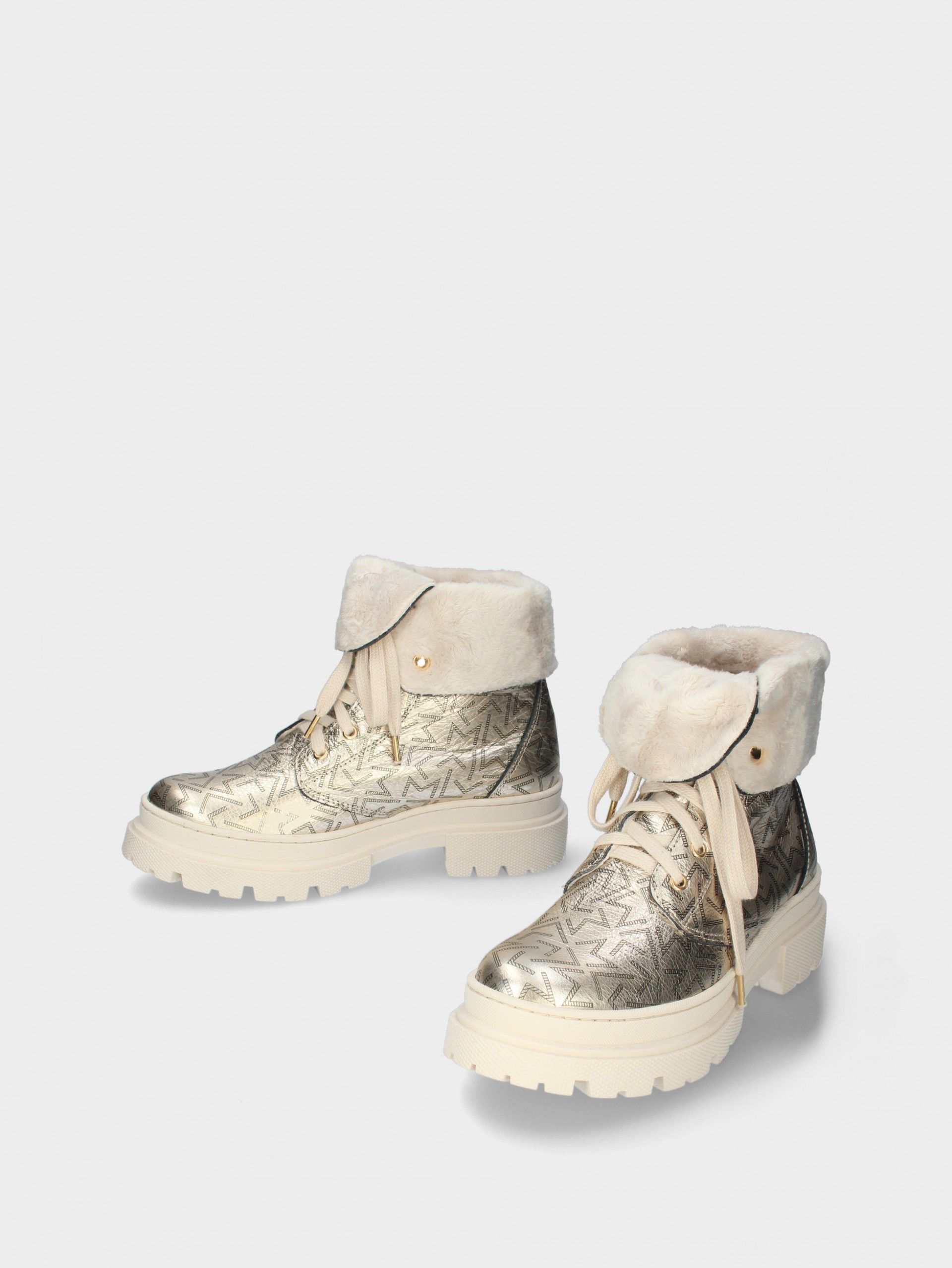 Bota  com Atacadores Nadia 02