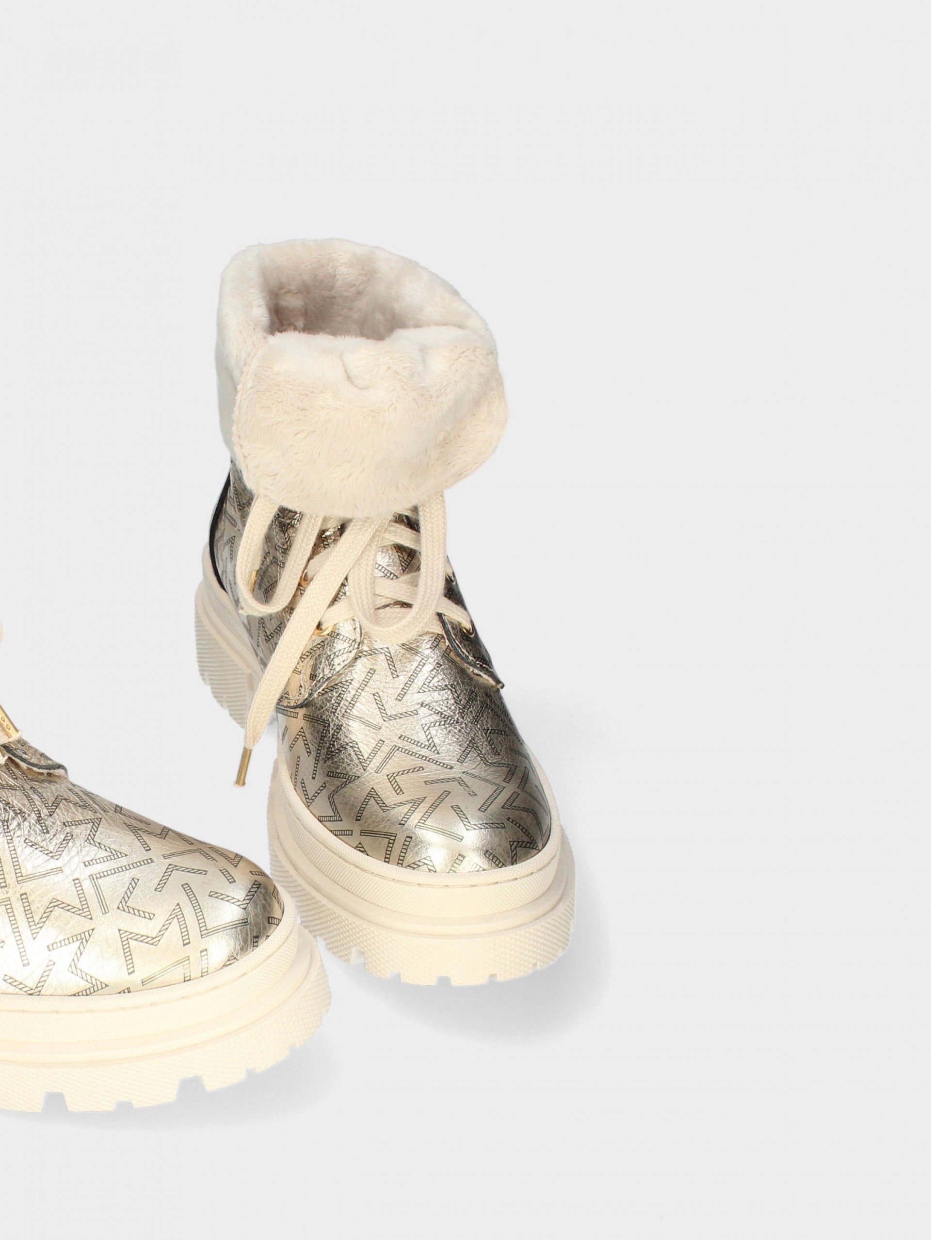 Bota  com Atacadores Nadia 02