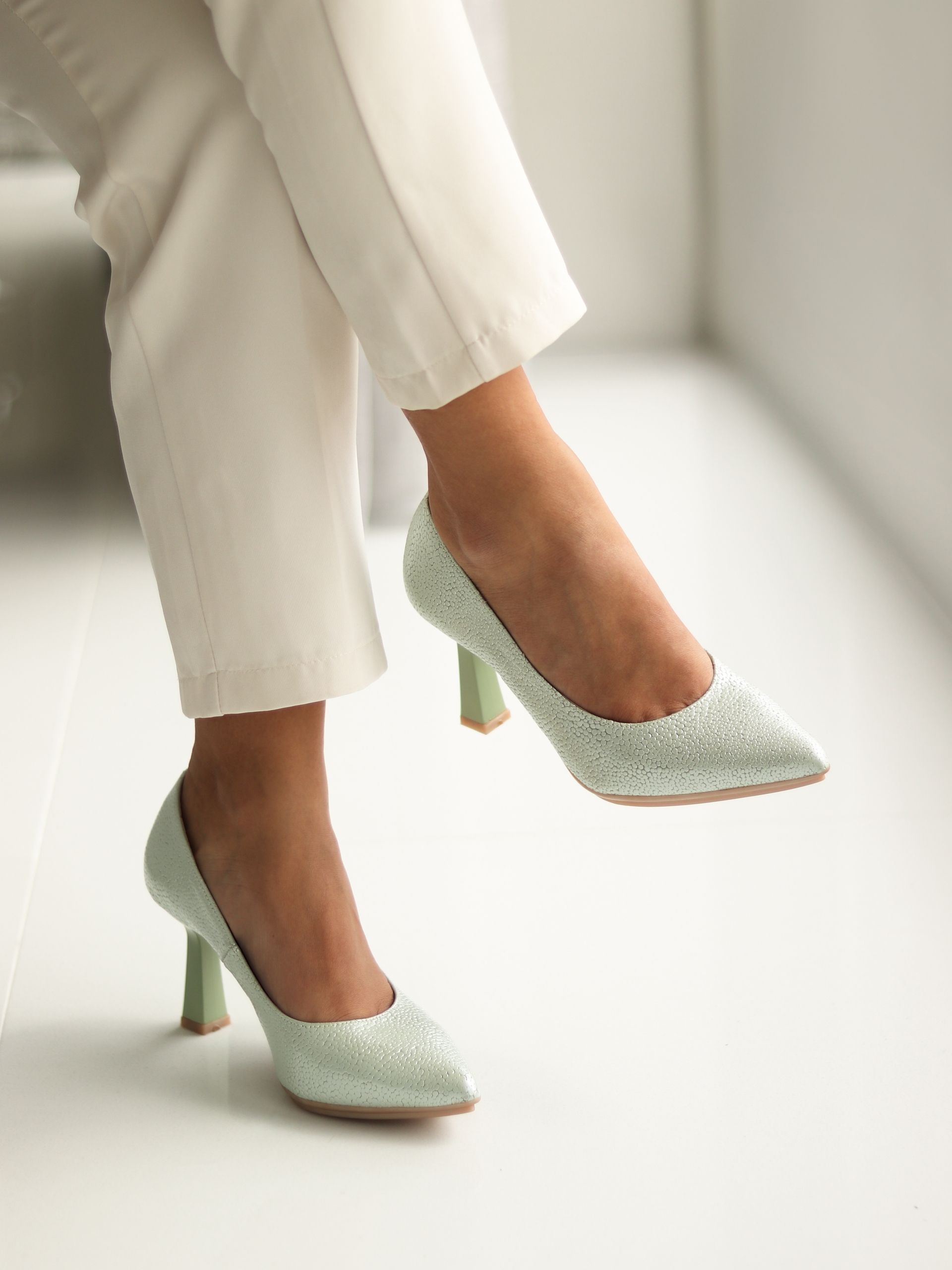 Stiletto  pour Femme Luisa 01