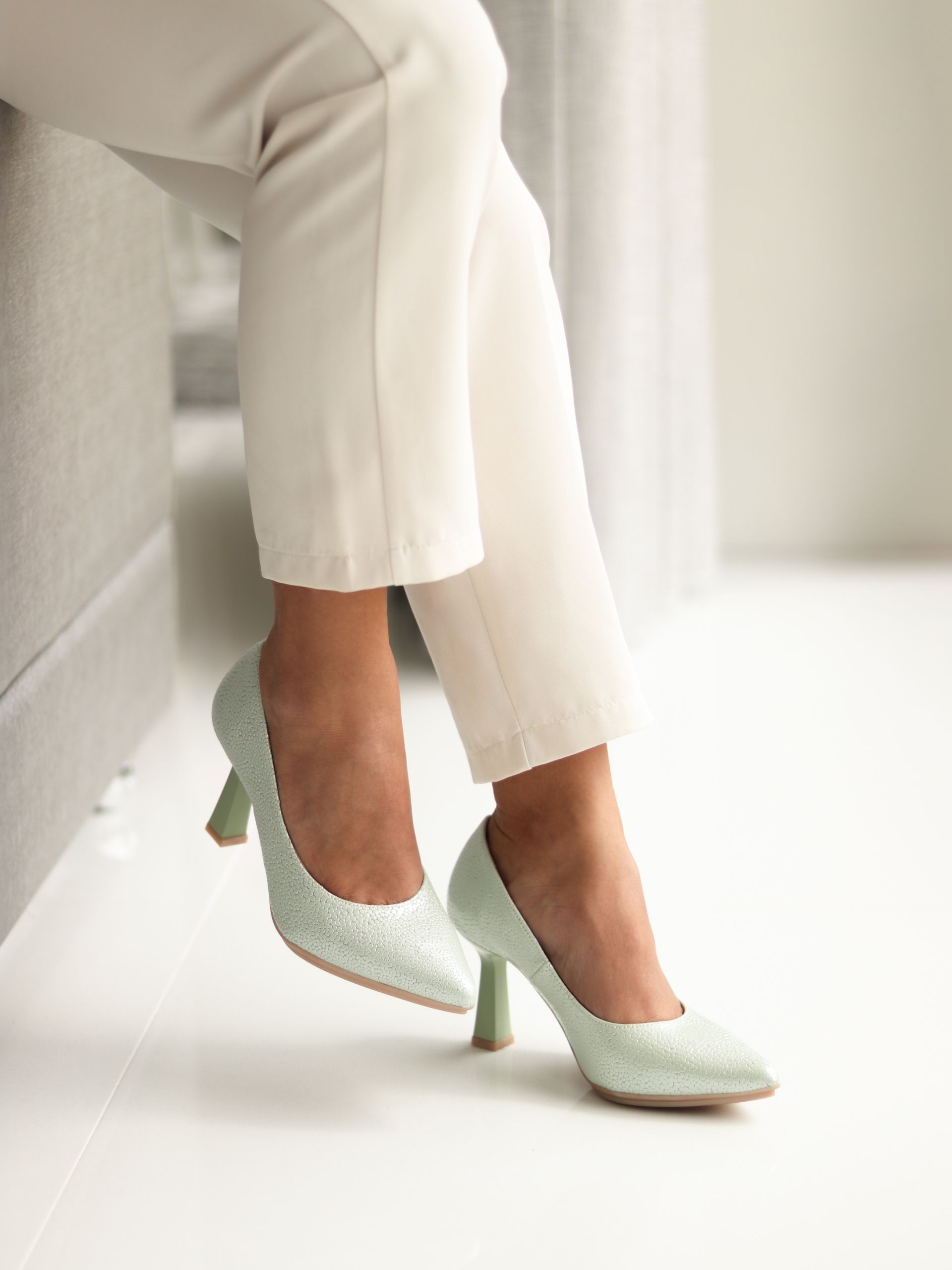 Stiletto  pour Femme Luisa 01