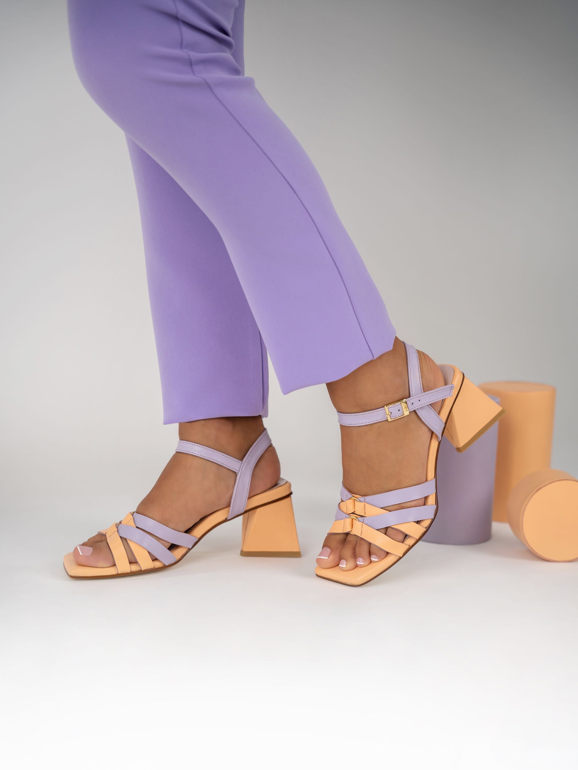 Sandália  Salto Médio Catia 02