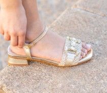 Flat Sandals: Comfort and Style for Any Occasion