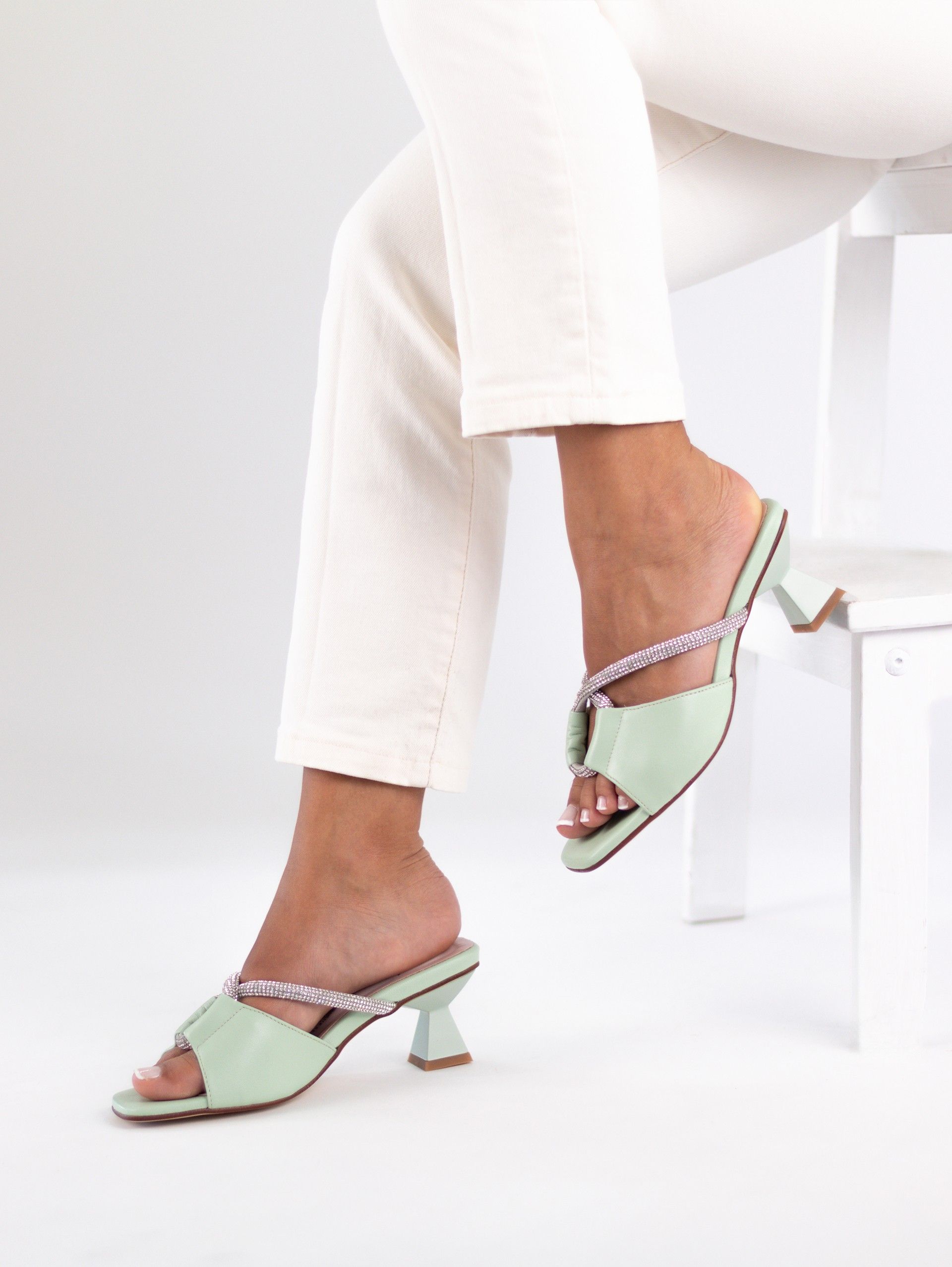 Sandália Soca  Salto Médio Margarida 07