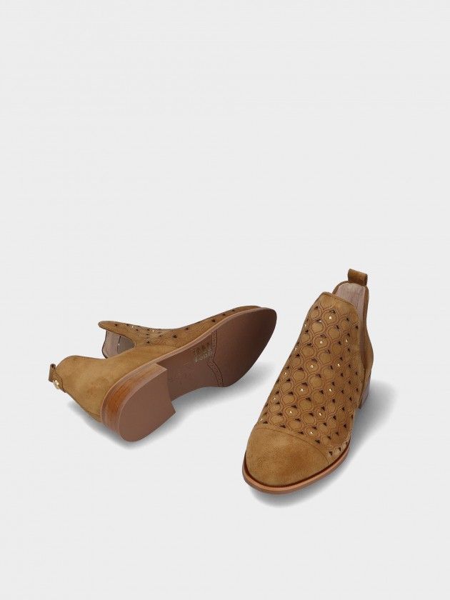 Flat Heel Leather Ankle Boot Isabela 20
