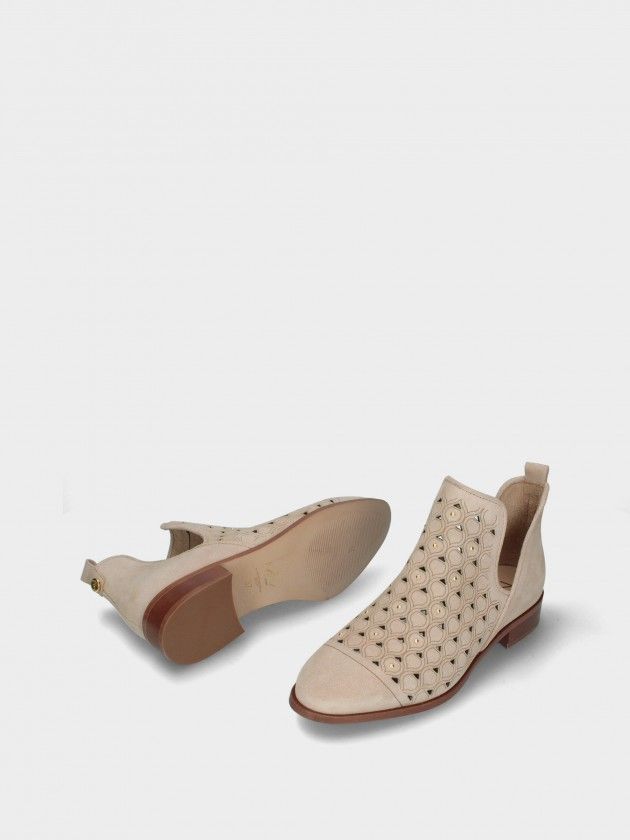 Flat Heel Leather Ankle Boot Isabela 20