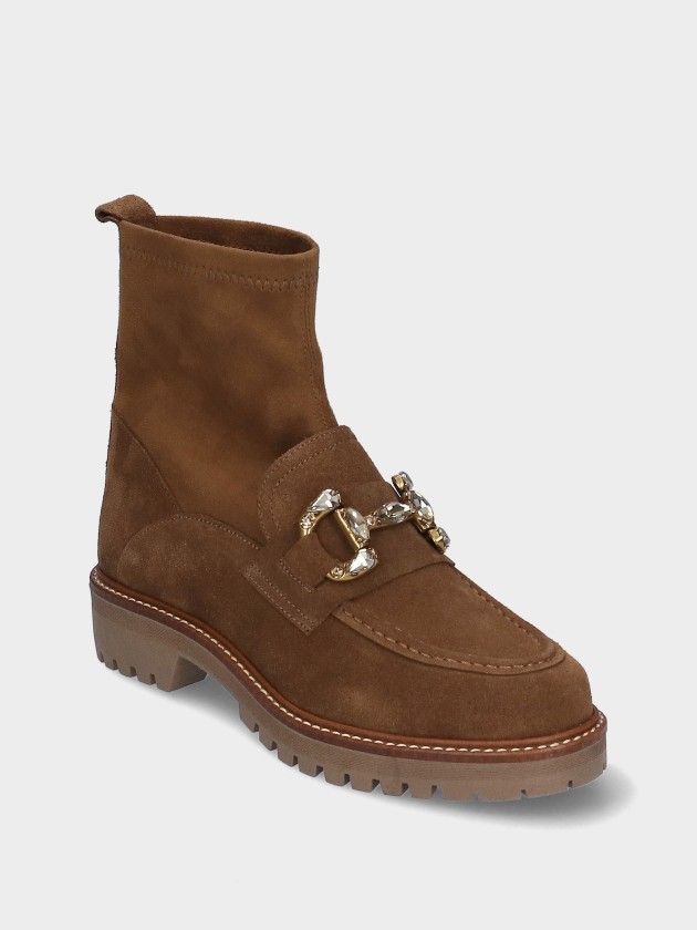 Casual Chic Chelsea Ankle Boot Raquel 117
