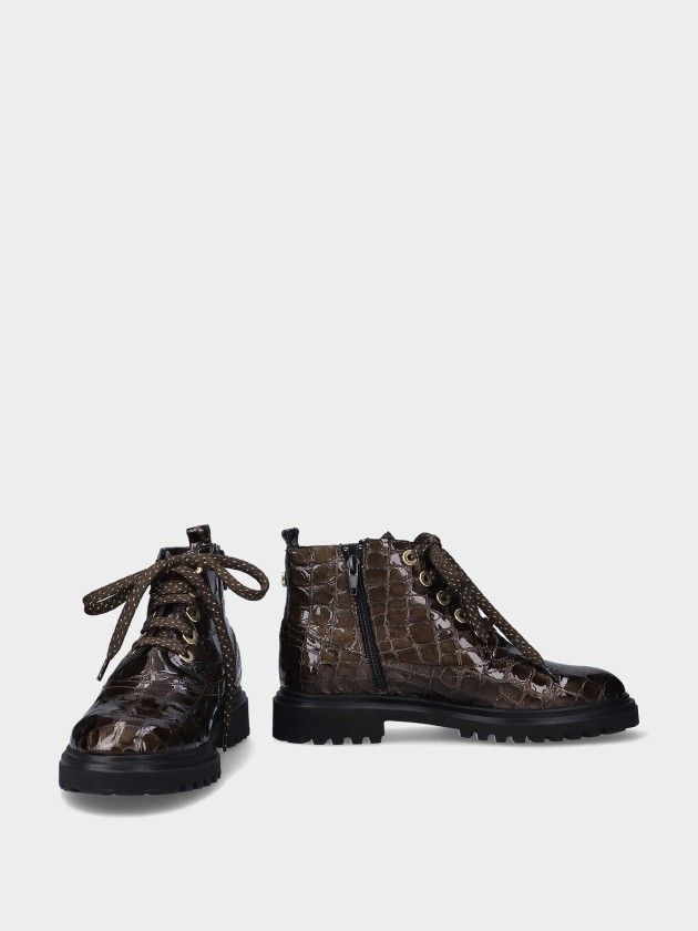 Flat Leather Ankle Boot Raissa 05