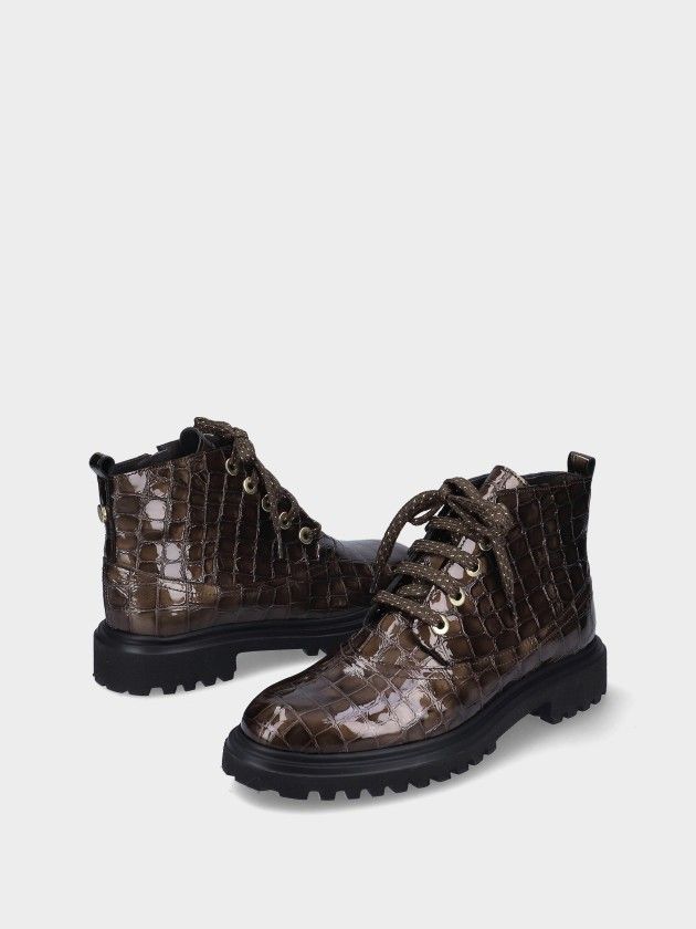 Flat Leather Ankle Boot Raissa 05