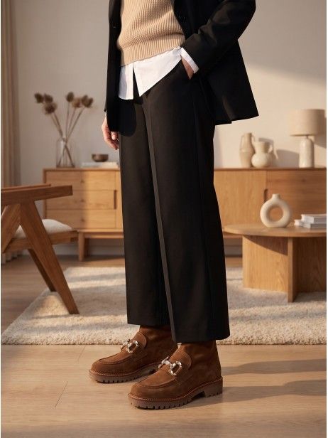 Casual Chic Chelsea Ankle Boot Raquel 117